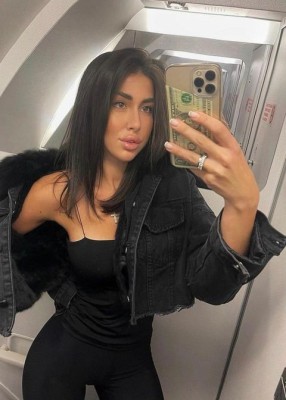 Проститутка Мона